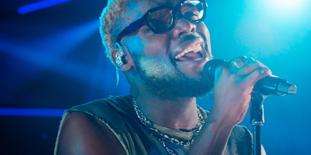 Band Formation: Building Groups by Sound Alone